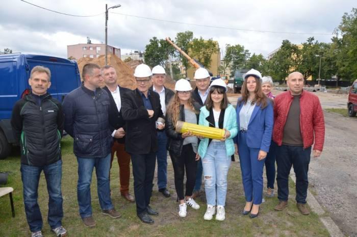 Zakopali kapsułę czasu