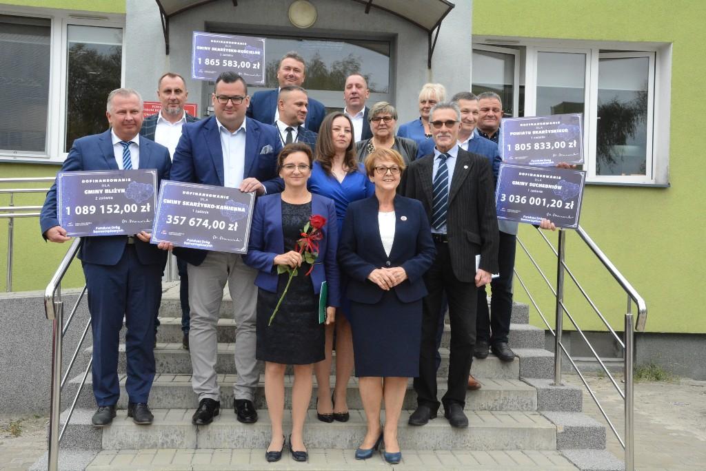 Ponad 8 milionów trafi do gmin powiatu na remonty dróg
