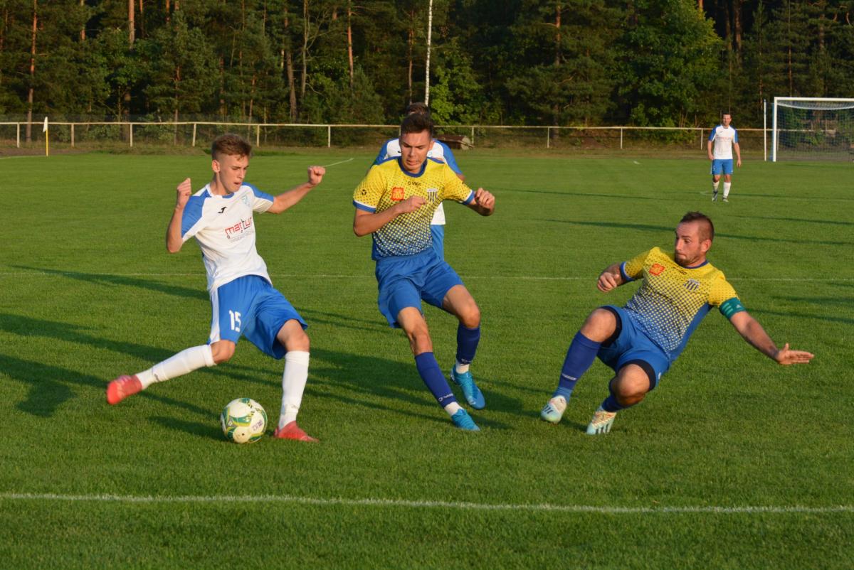 Podział punktów w Suchedniowie. Gol dla gospodarzy w doliczonym czasie gry