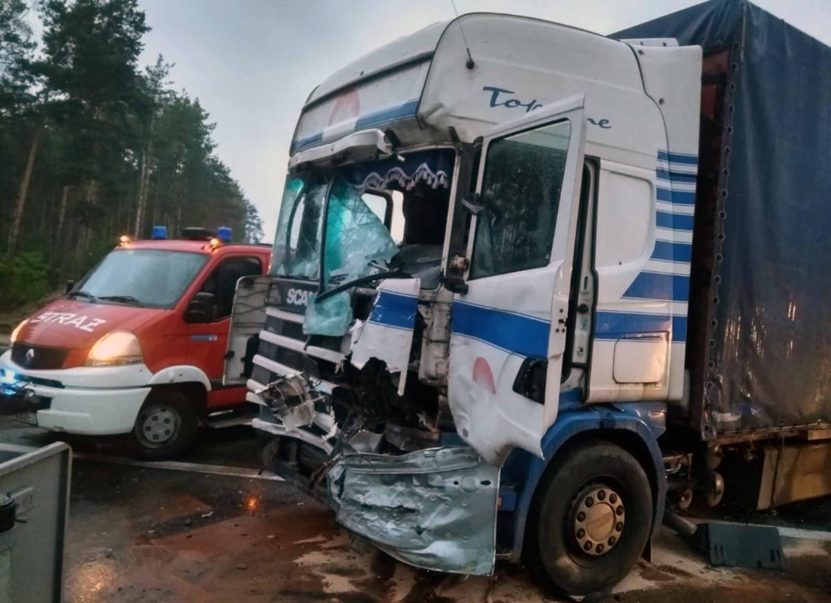 Dwie osoby nie żyją. Ciężarówką kierował skarżyszczanin [ZDJĘCIA]