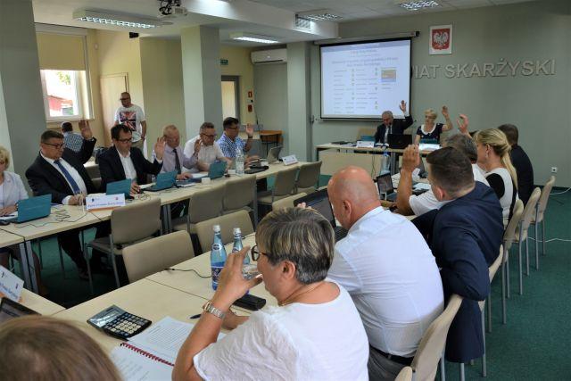 Zarząd Powiatu Skarżyskiego z wotum zaufania i absolutorium