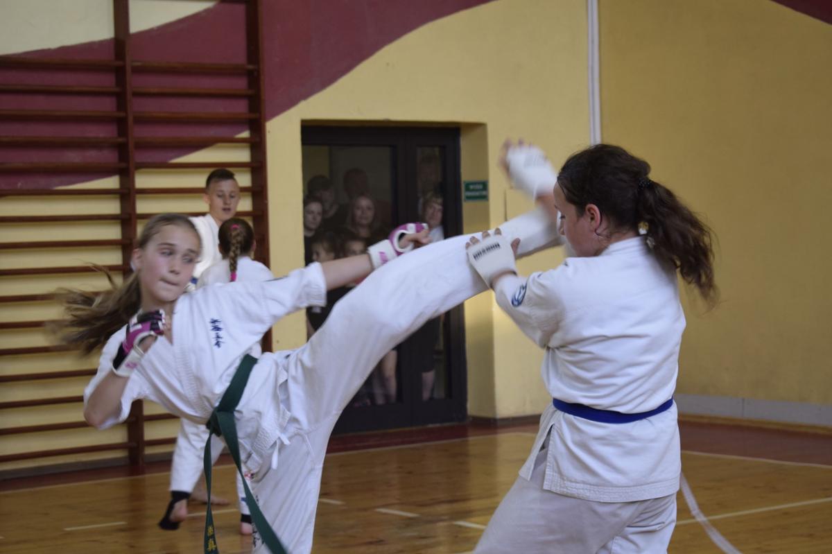 Egzamin na stopnie KYU w Skarżyskim Klubie Sportów Walki „Kyokushin-Karate”  