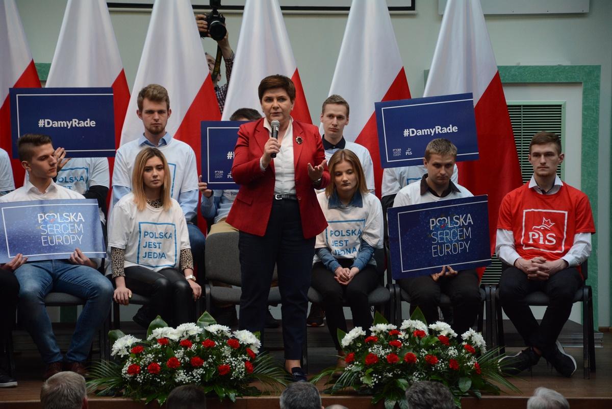 Beata Szydło spotkała się z mieszkańcami Skarżyska (zdjęcia)