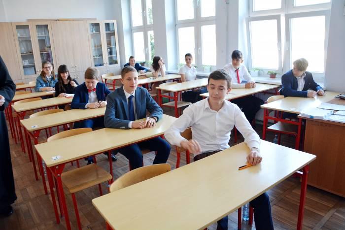 Egzaminy gimnazjalne i ósmoklasistów ze strajkiem w tle za nami! Kiedy wyniki?