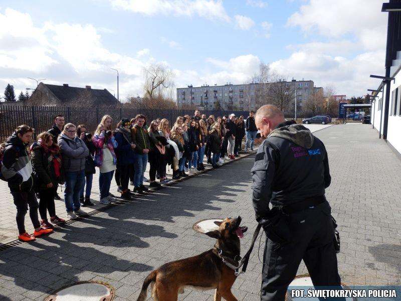 Policjanci martwią się o swoją młodzież