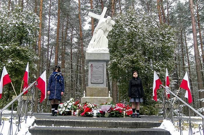 Od stycznia lepszy dojazd do mogiły na Borze