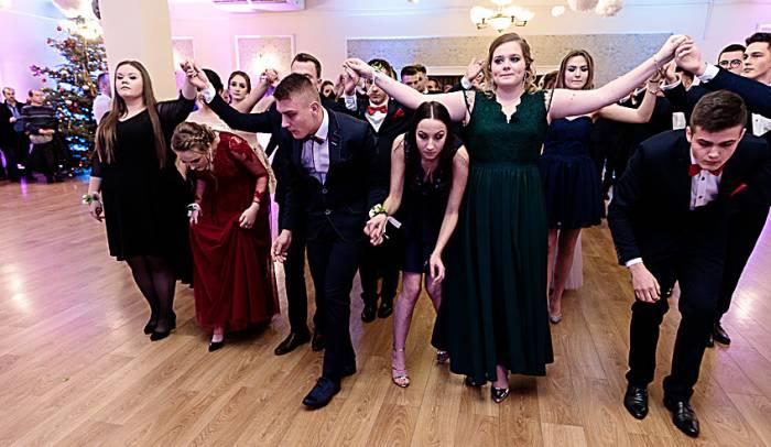 Bal Studniówkowy w Mickiewiczu