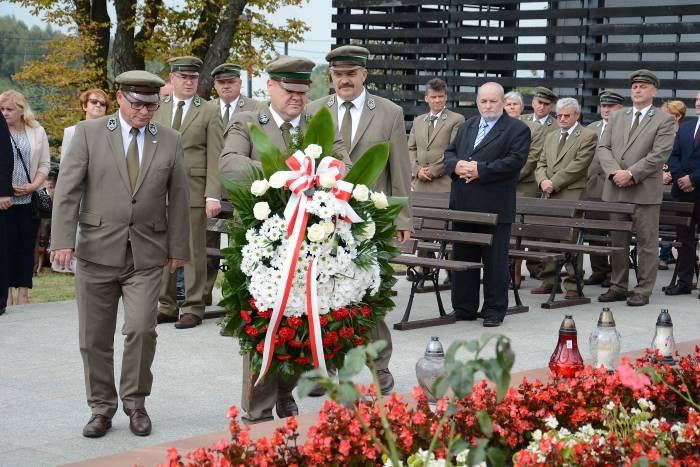 Niezwykła Leśna Droga Krzyżowa w michniowskim lesie