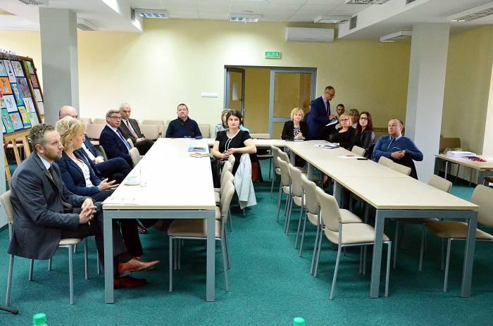 Zainwestuj w pracownika - debata ekspercka PUP
