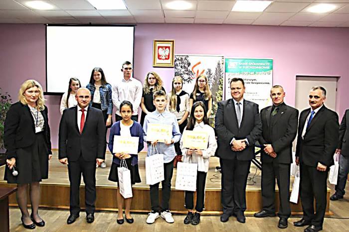 Otrzymali 500-złotowe stypendia
