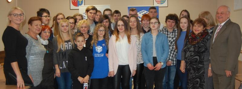 30 szczęśliwców stypendystami Fundacji Daj Szansę