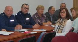 Nadmierne prędkości, brak chodników i znaków