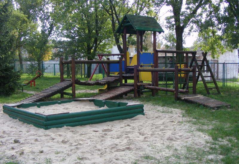 Nie sprzedawajcie placu zabaw!