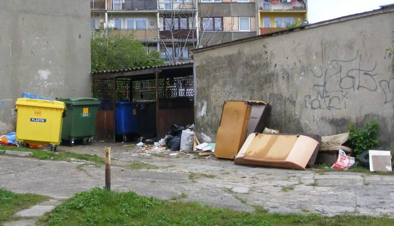 Zebrano ponad 15.000 ton śmieci