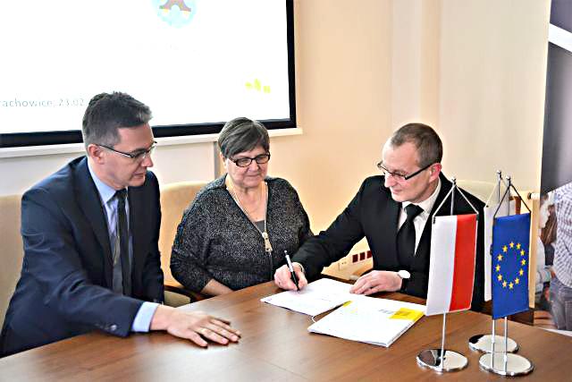 Większe wsparcie dla rodzin zastępczych
