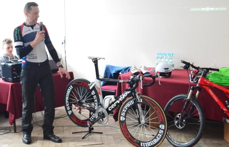 Cykliści STC odwiedzili uczniów Mechatronika