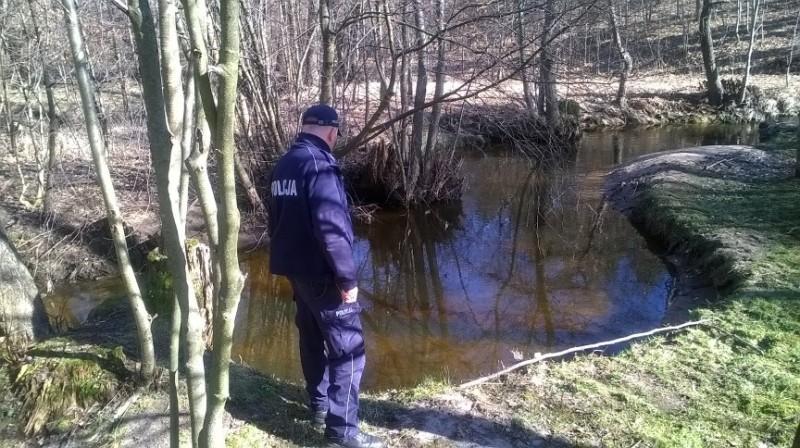 Wyłowili ciało z rzeki