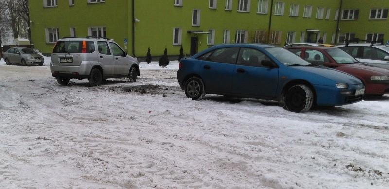 Ani przejść, ani zaparkować