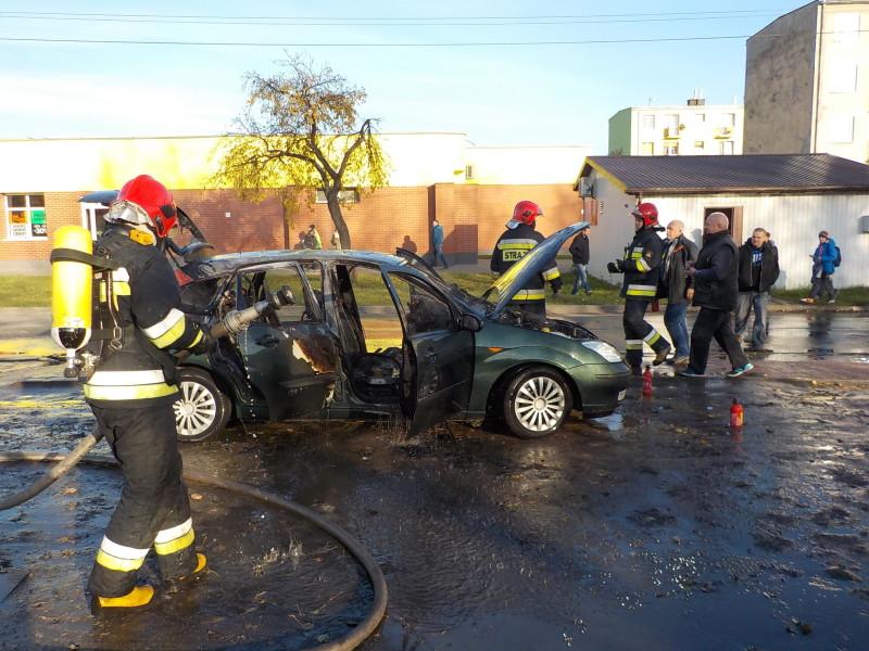 Auto w ogniu
