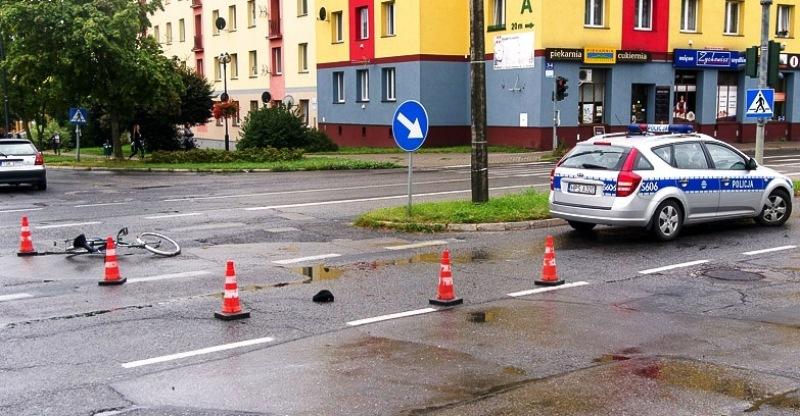 Jechał z potrąconym rowerzystą na dachu blisko 300 metrów