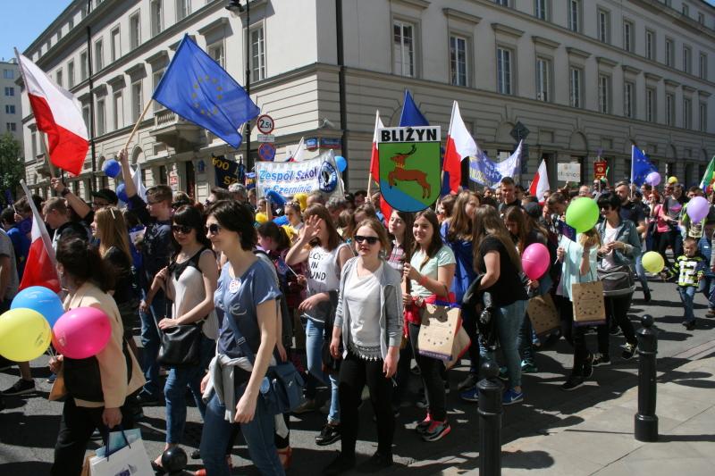 Gimnazjaliści z Bliżyna na Paradzie Szumana