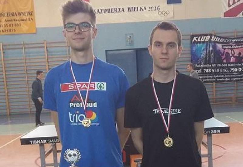 Tenisiści II LO mistrzami województwa