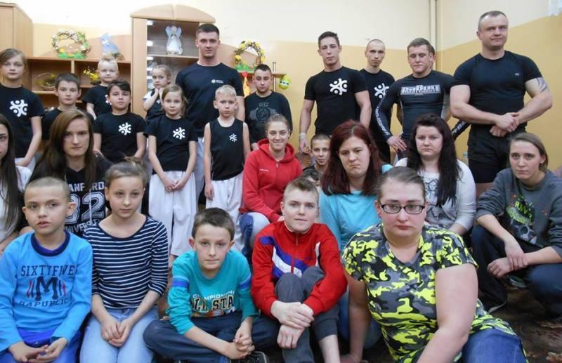 Pokaz sztuk walki Akademii Holistycznej