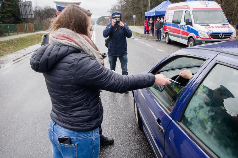Licealiści uświadamiali kierowców
