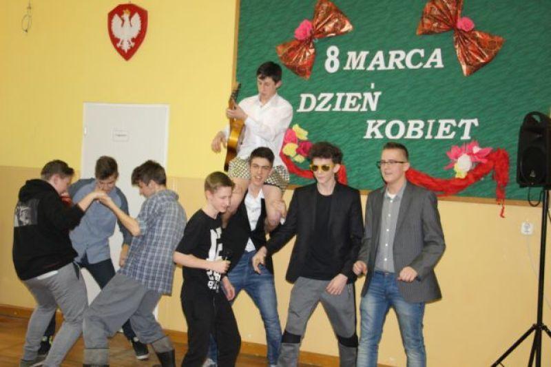 Dzień Kobiet Gimnazjum BLiżyn