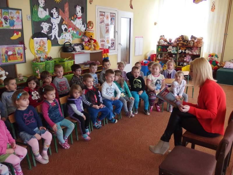 Ciepłe czytanie przedszkolakom