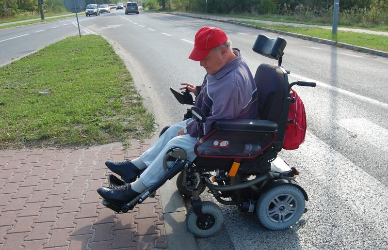 Wózkiem po Skarżysku nie tak łatwo