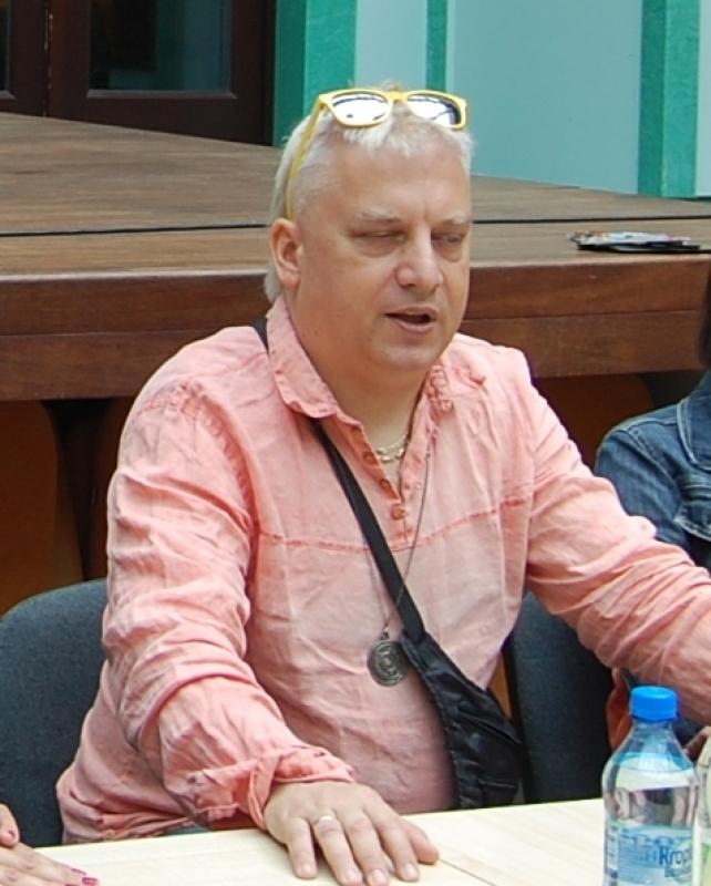 Chętni są, szkoła ruszy