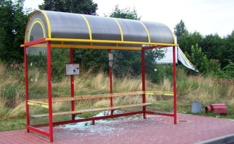 Wandale na przystankach i nie tylko