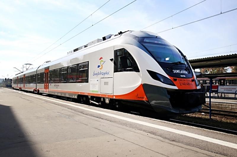 Mniej autobusów, więcej pociągów