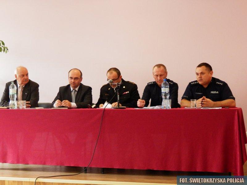 W Suchedniowie debatowali o bezpieczeństwie