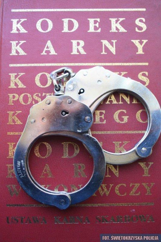 Kradli w sklepie, sprzedawali na targu