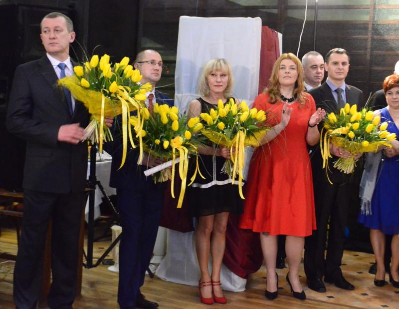 Podtrzymują tradycję zabawy w szkole!