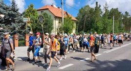 Skarżyscy pielgrzymi w drodze na Jasną Górę cz.2 (fo…