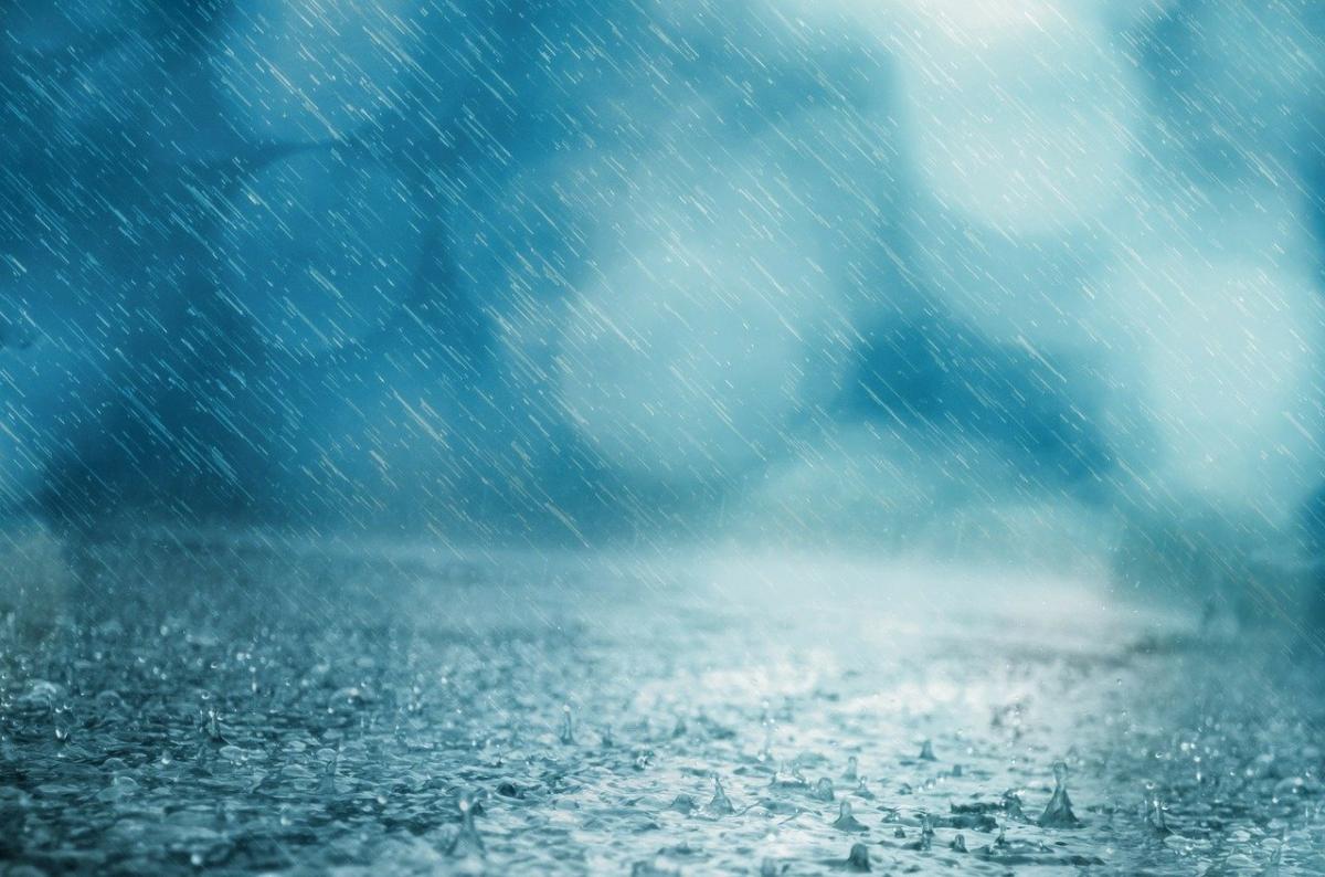 Uwaga! Nadchodzą burze, porywiste wiatry, deszcz, a nawet śnieg