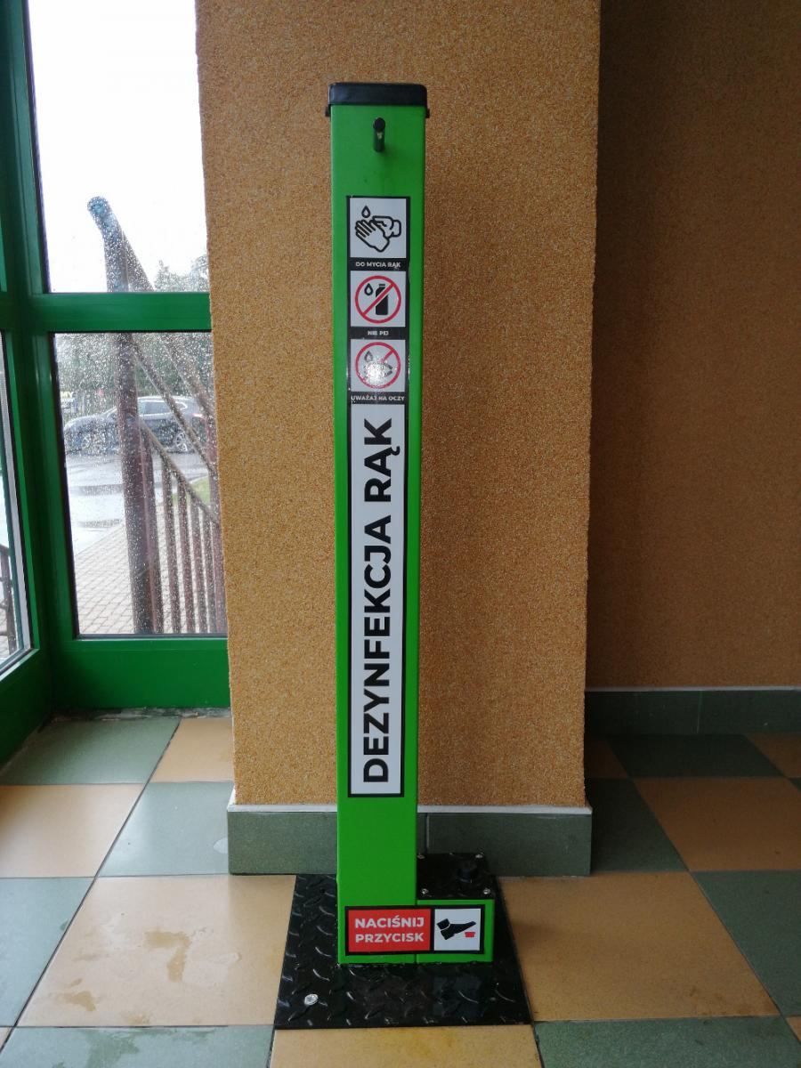 Dozowniki z płynem dezynfekcyjnym