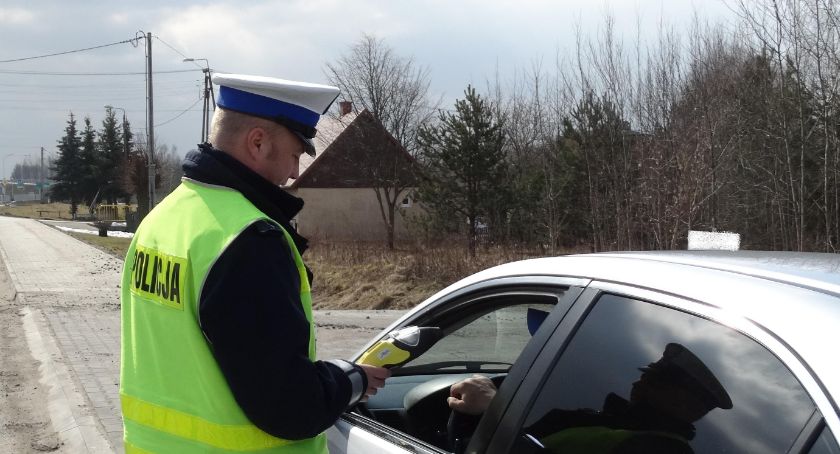 Szydłowieccy policjanci ścigają piratów