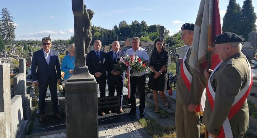 Szydłowiec bohaterom Powstania Warszawskiego