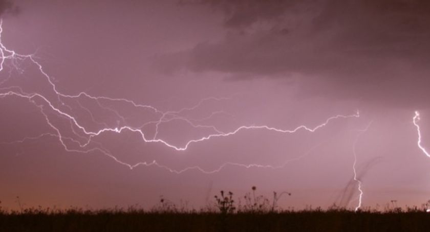 Uwaga! W nocy mogą przyjść burze z gradem