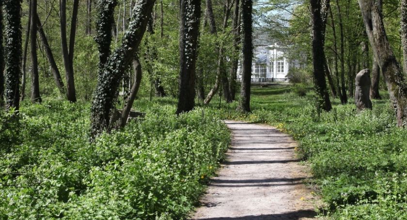 Powiat wspiera konserwacje zabytków. Kościuszko, park i nagrobki...