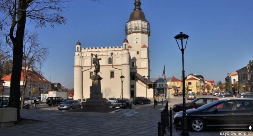 Zmiany w Urzędzie Miasta. Magistracka kasa nieczynna, pisma do urny...