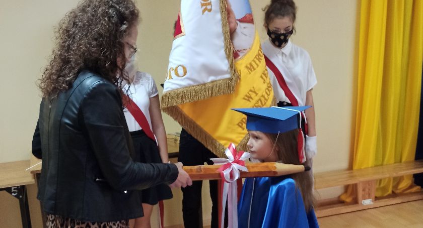 Pierwszoklasiści z PSP w Mirowie ślubowali