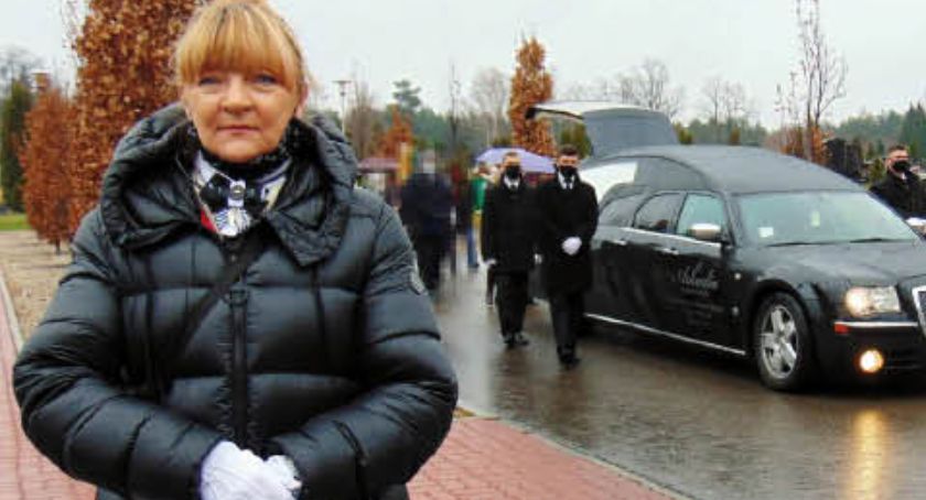 Pogrzeby w czasie epidemii. Nie można się pożegnać, dotknąć, zbliżyć do trumny...