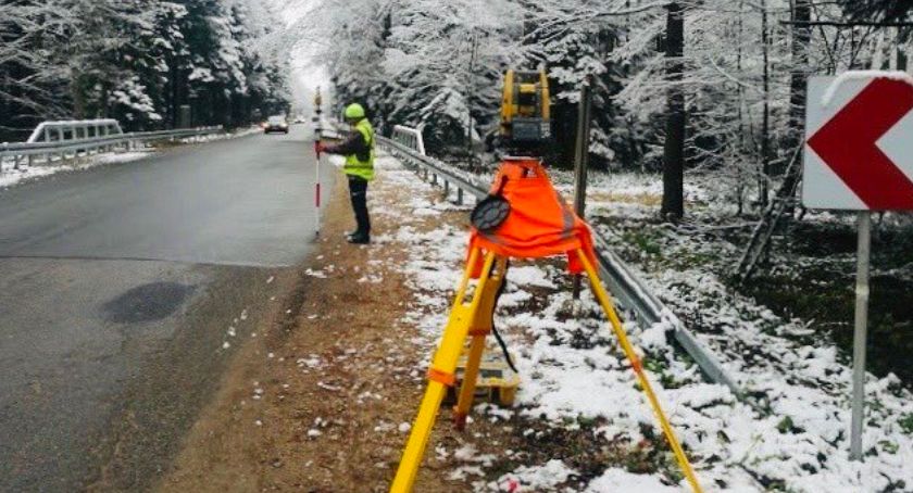 Szydłowiec - Majdów. Przed rozbudową powiatowej drogi