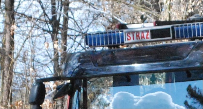 Szydłówek. Złamany konar zagrażał...
