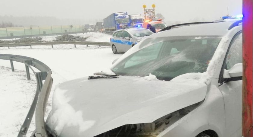 Kolizyjny poniedziałek na drogach w powiecie szydłowieckim